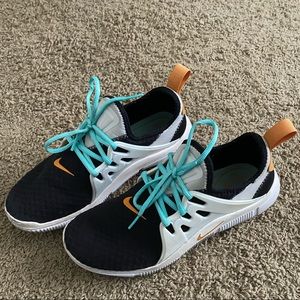 Nike Orange + Teal Size 10
